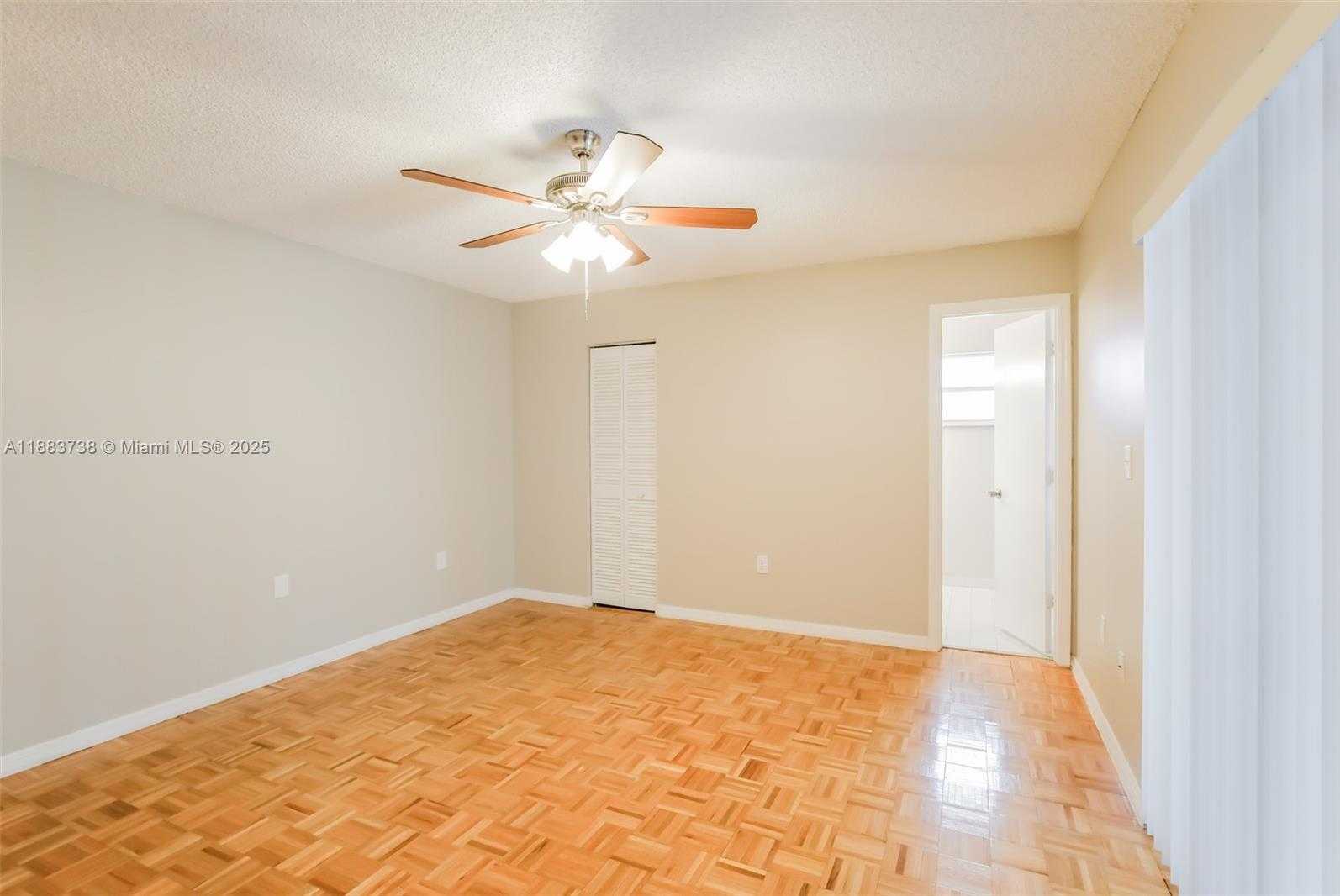 Small Image of 18821 NORTH WEST 84 AVE, Hialeah Number 9