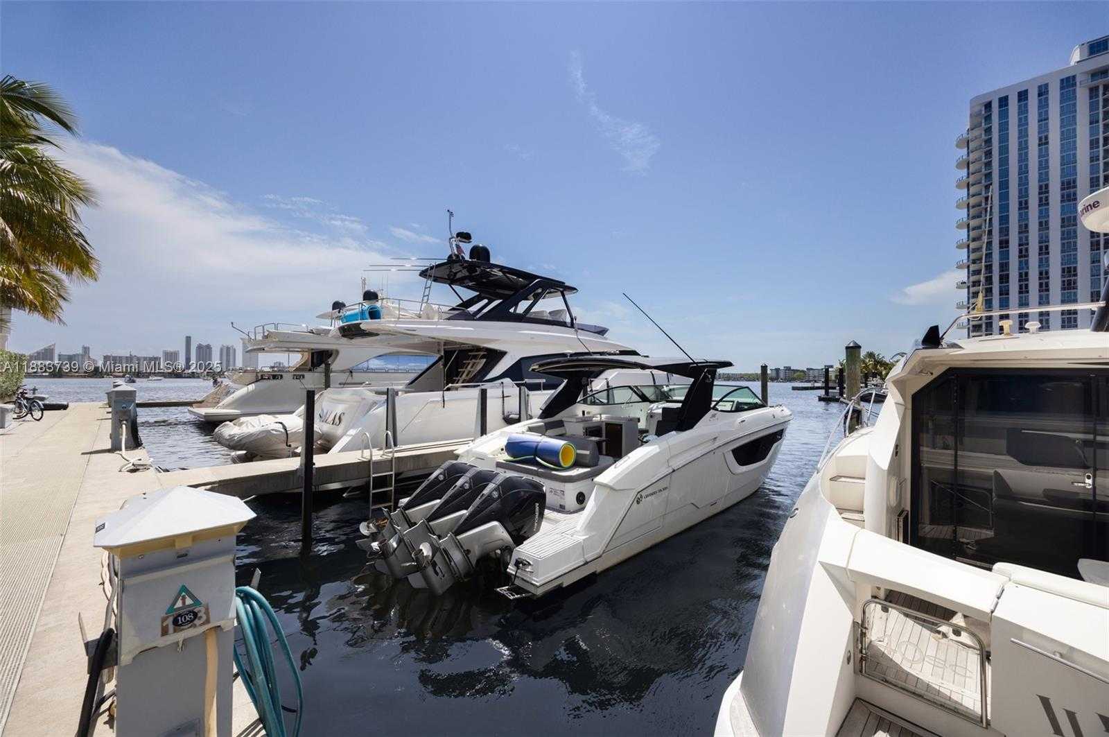 Small Image of 17301 BISCAYNE BLVD #2009, North Miami Beach Number 24