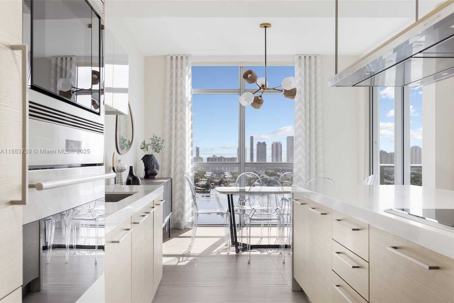 Small Image of 17301 BISCAYNE BLVD #2009, North Miami Beach Number 4