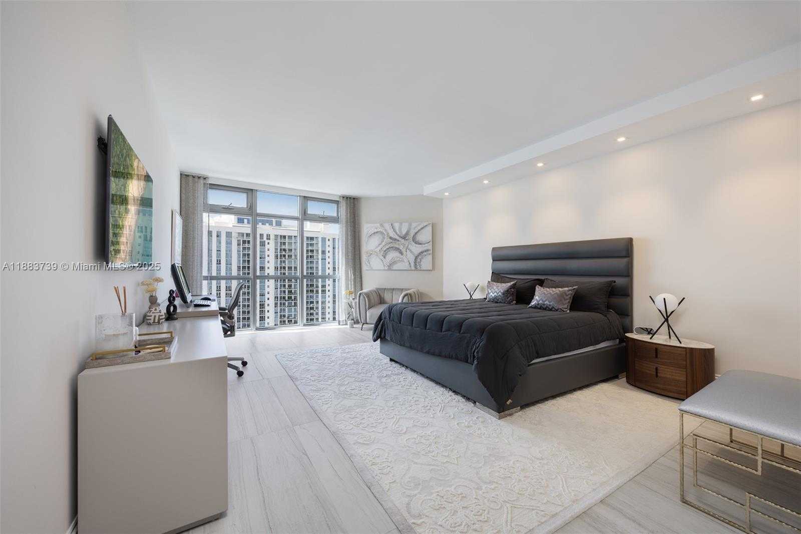 Small Image of 17301 BISCAYNE BLVD #2009, North Miami Beach Number 9