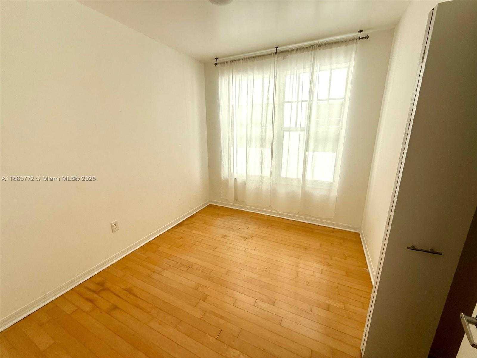 Small Image of 1528 DREXEL AVE #B2, Miami Beach Number 15