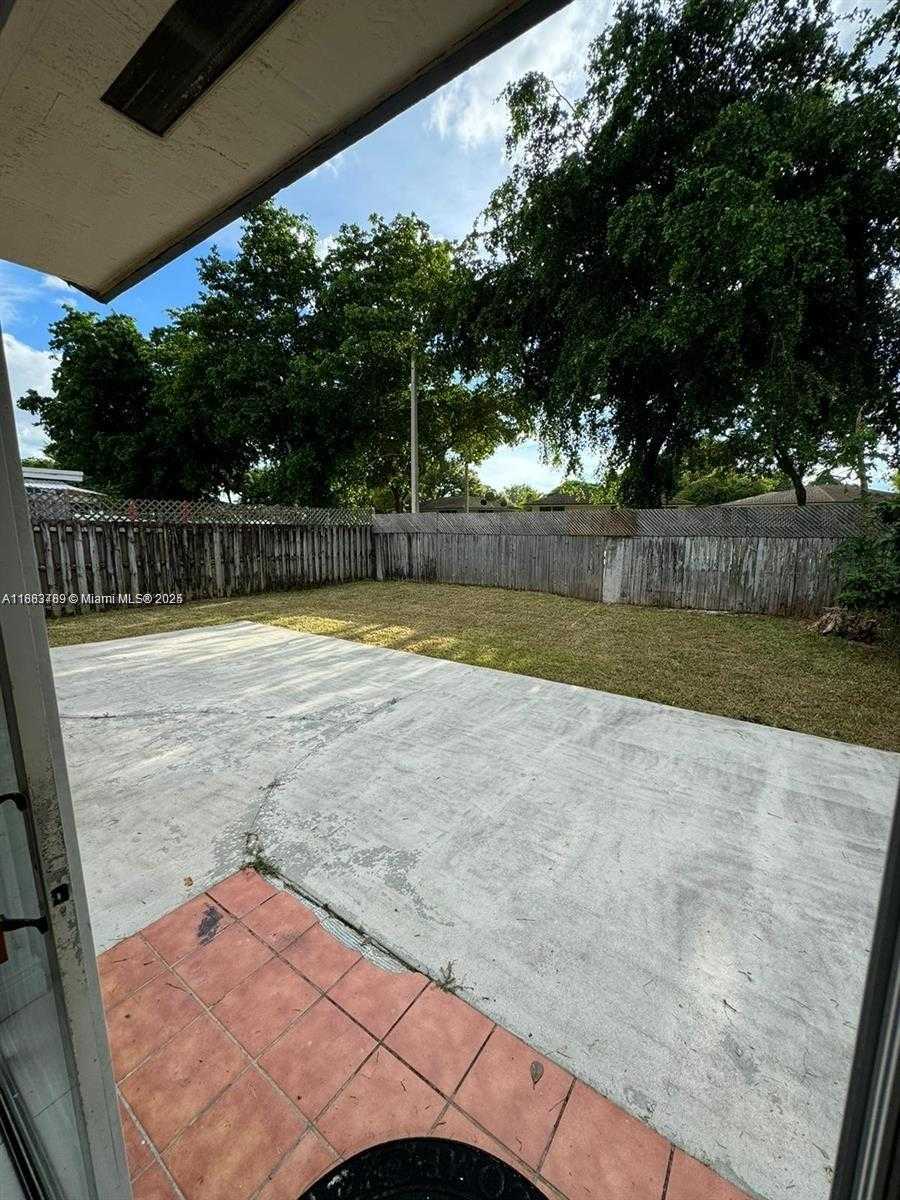 Small Image of 27070 SOUTH WEST 134TH PL, Homestead Number 12