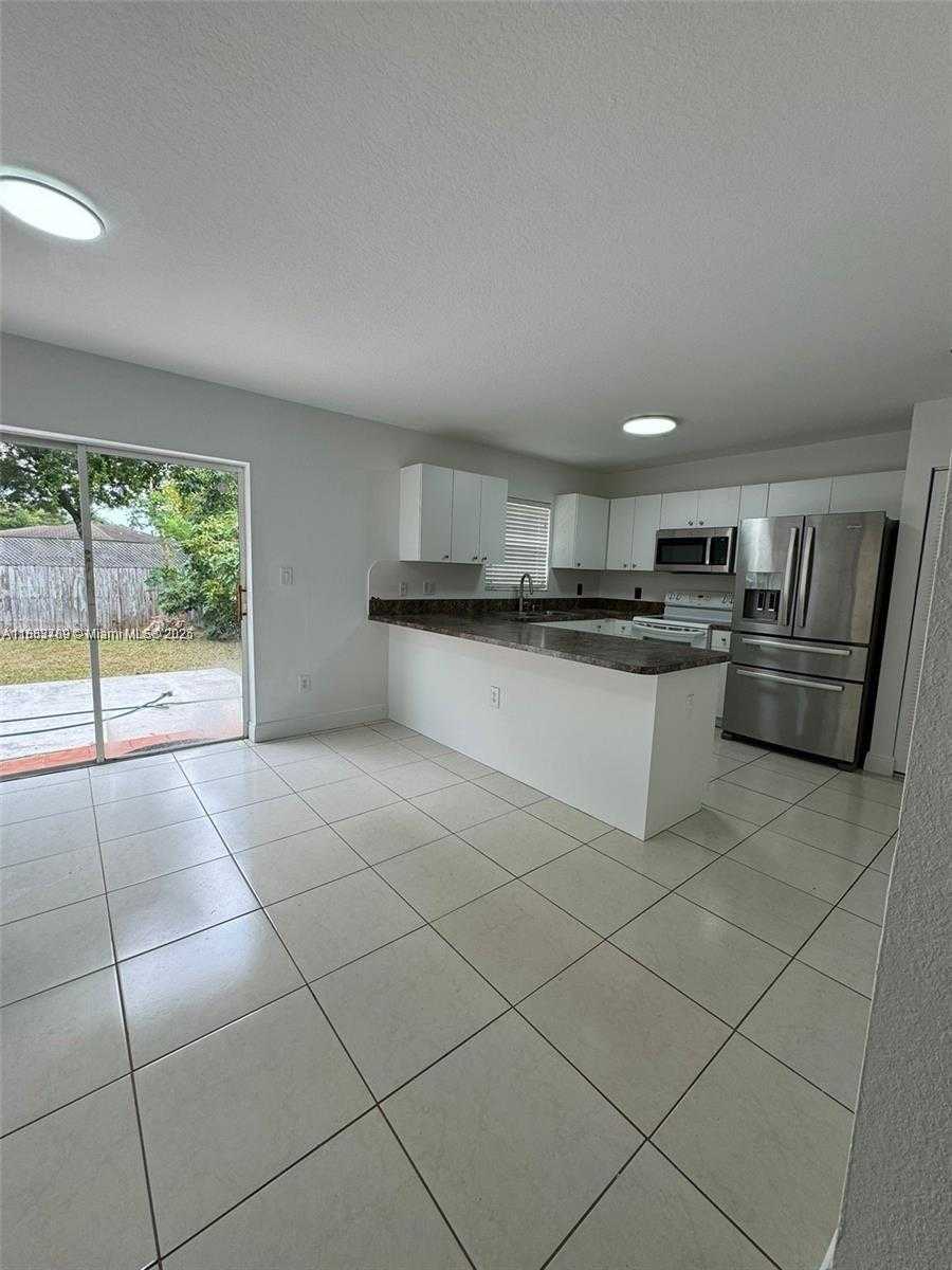 Small Image of 27070 SOUTH WEST 134TH PL, Homestead Number 5