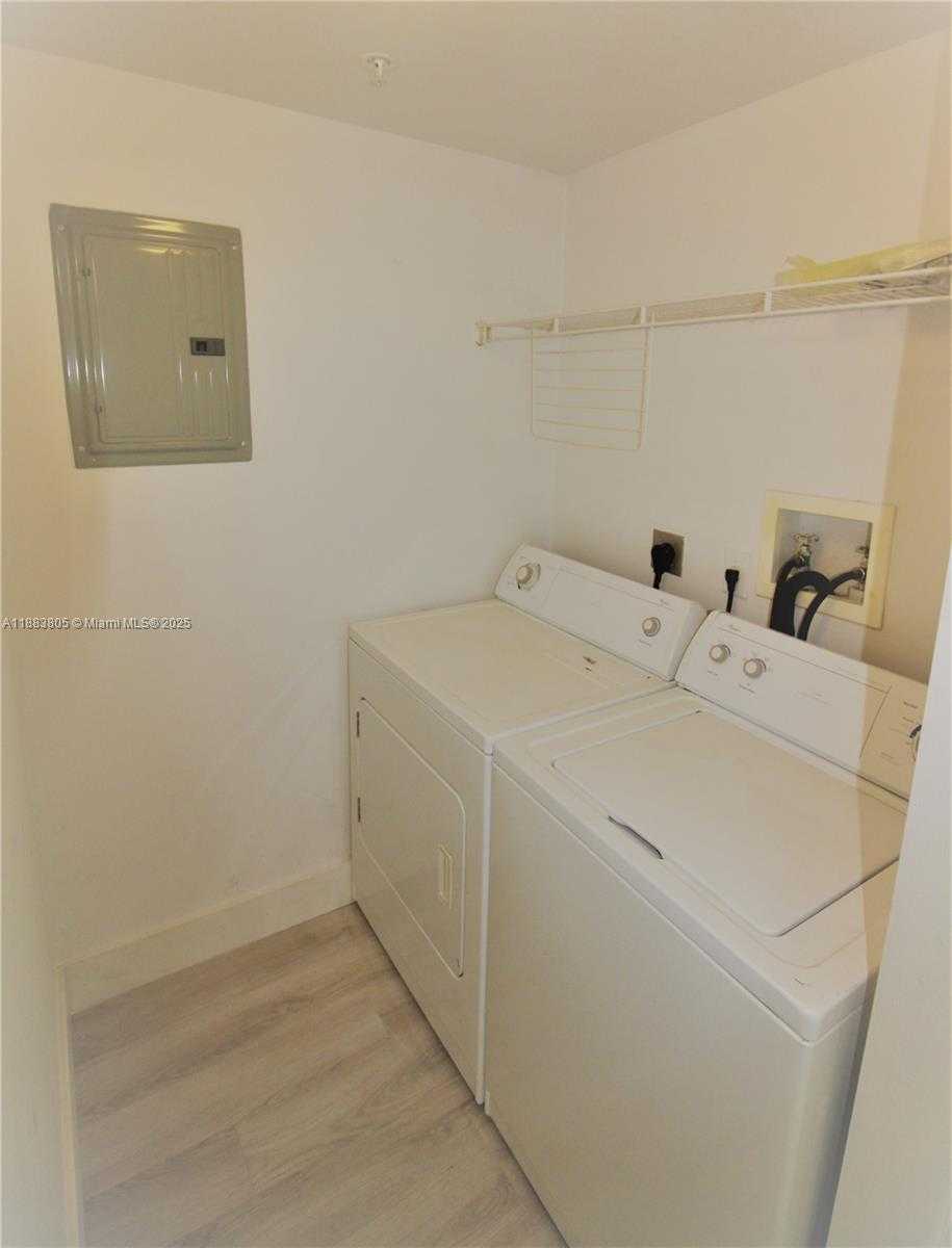 Small Image of 17150 NORTH BAY RD #2612, Sunny Isles Beach Number 12
