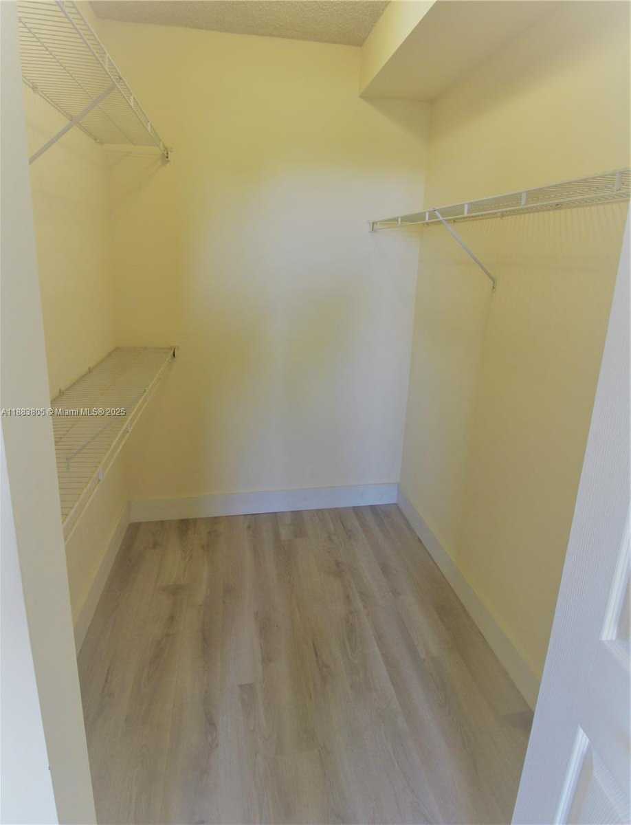 Small Image of 17150 NORTH BAY RD #2612, Sunny Isles Beach Number 18
