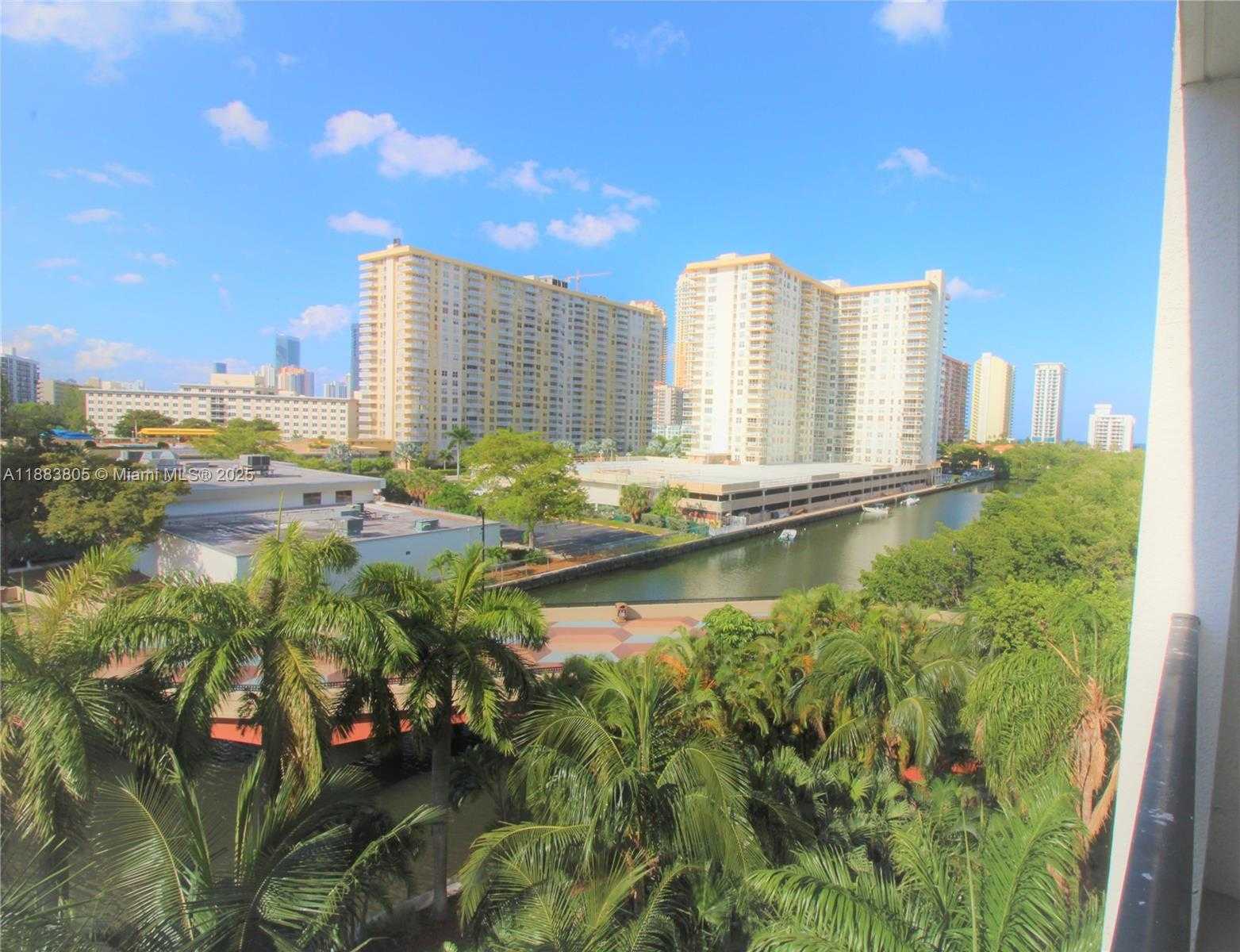 Small Image of 17150 NORTH BAY RD #2612, Sunny Isles Beach Number 2