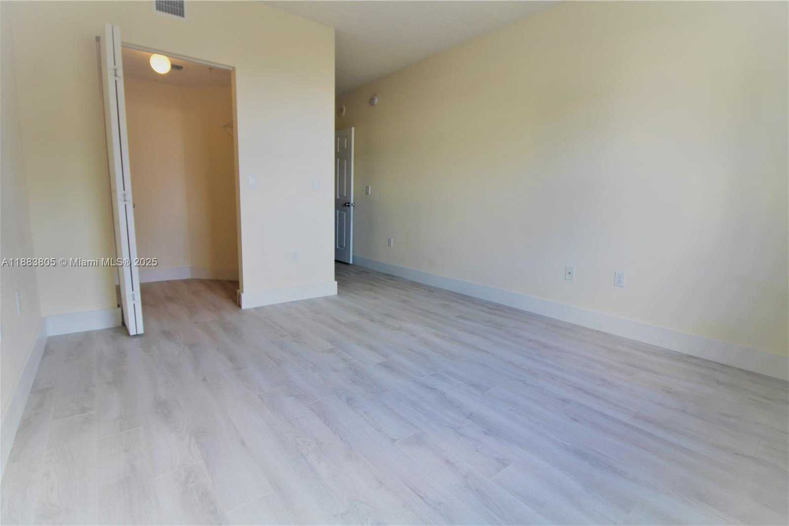 Small Image of 17150 NORTH BAY RD #2612, Sunny Isles Beach Number 21