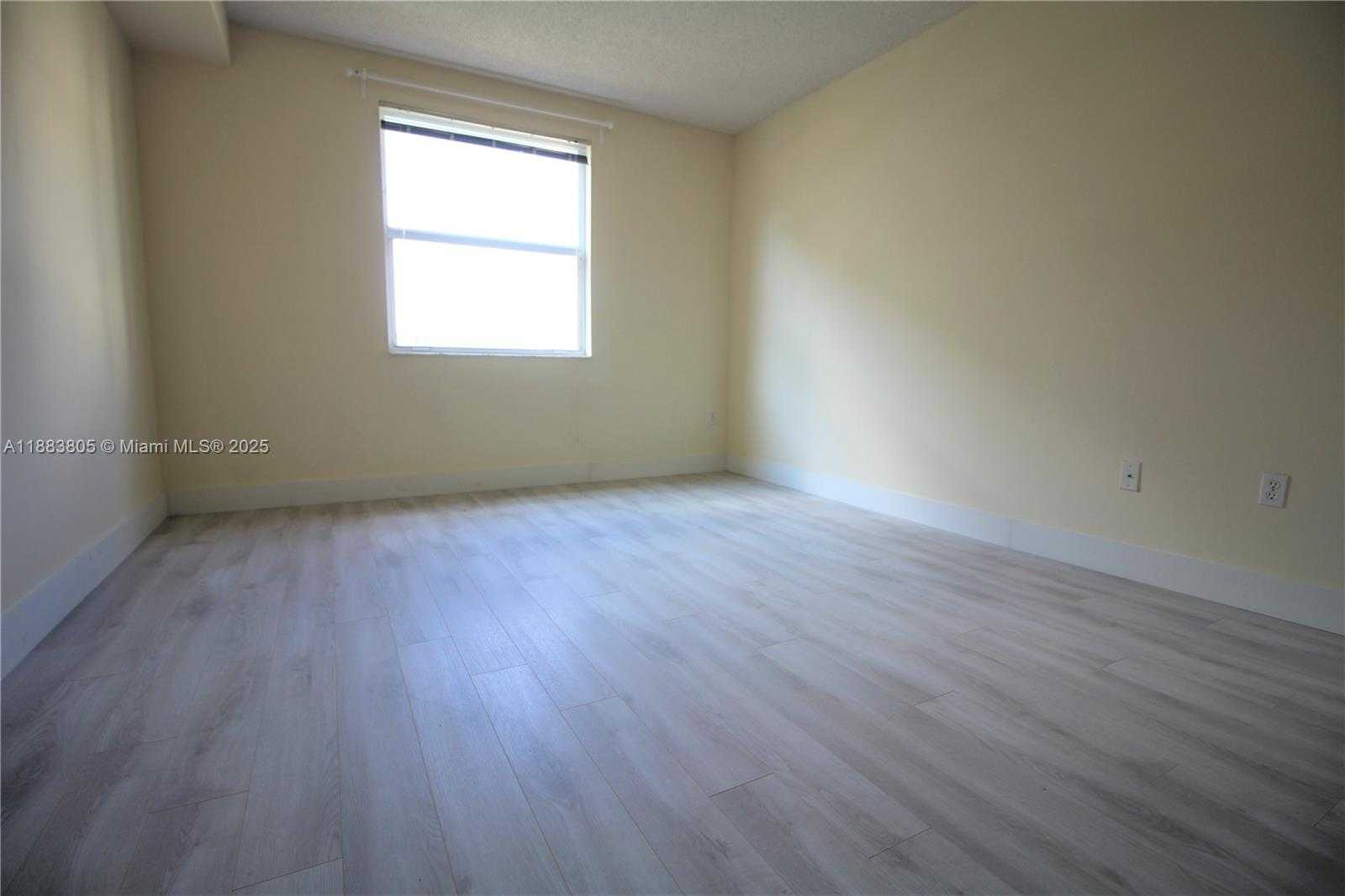 Small Image of 17150 NORTH BAY RD #2612, Sunny Isles Beach Number 5