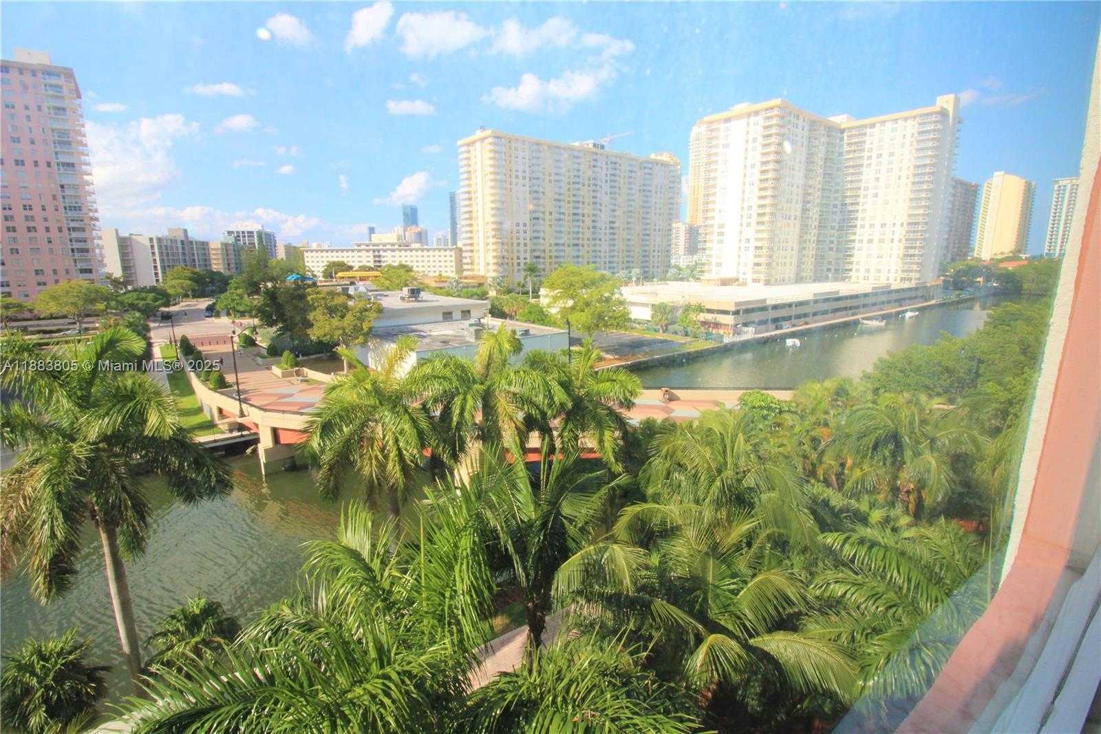 Small Image of 17150 NORTH BAY RD #2612, Sunny Isles Beach Number 6