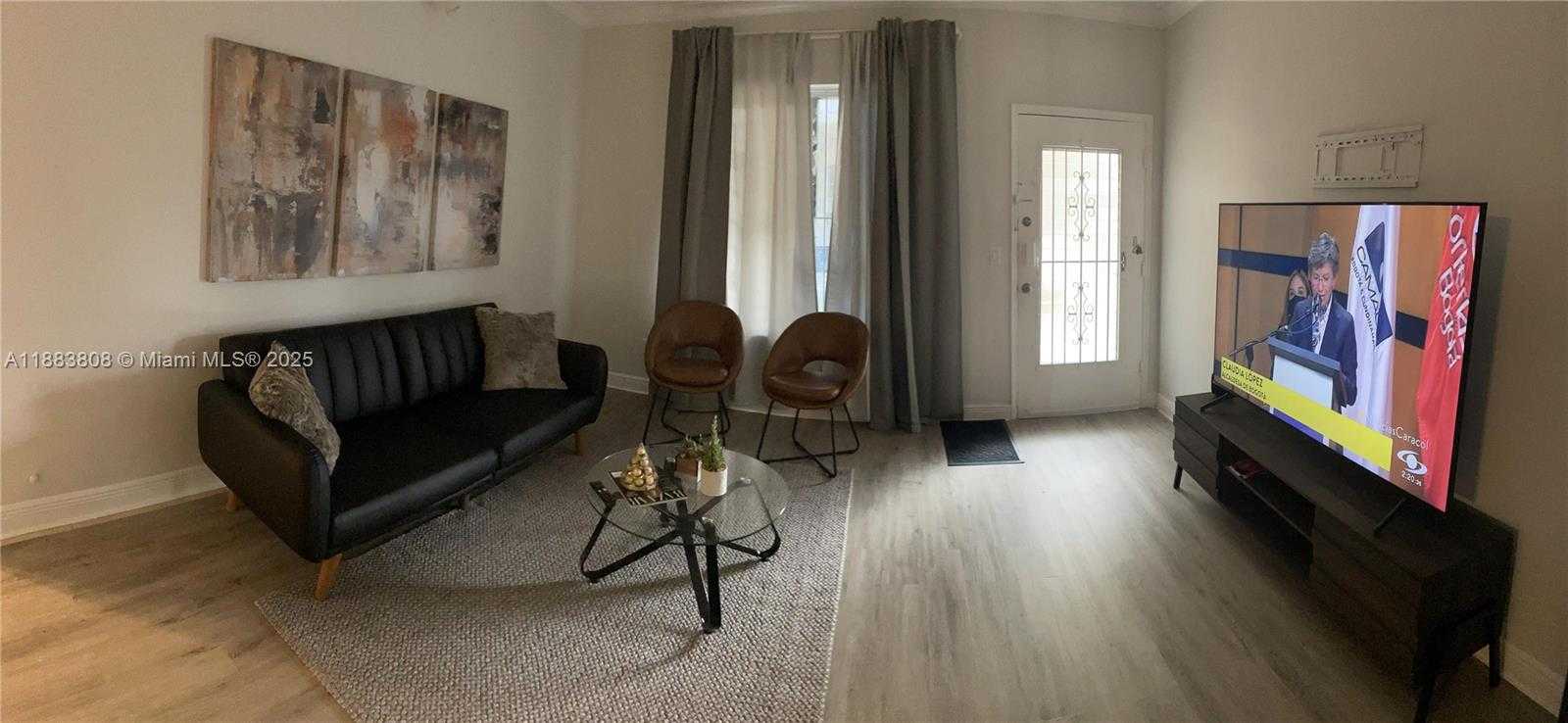 Small Image of 8420 BYRON AVE #3, Miami Beach Number 5