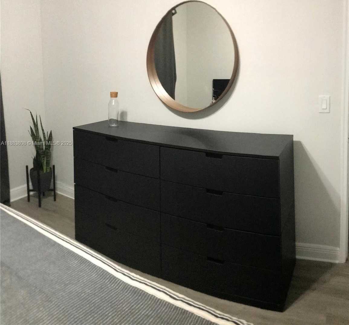 Small Image of 8420 BYRON AVE #3, Miami Beach Number 8