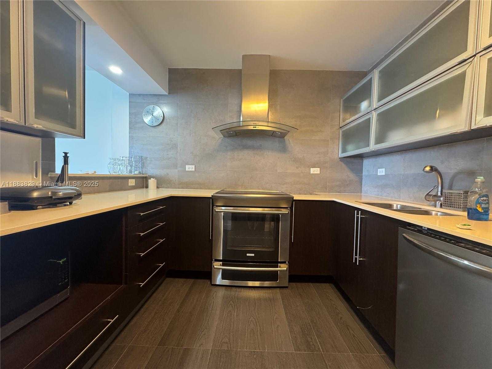 Small Image of 1500 BAY RD #1414, Miami Beach Number 18