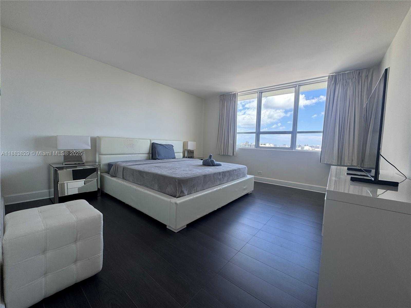 Small Image of 1500 BAY RD #1414, Miami Beach Number 22
