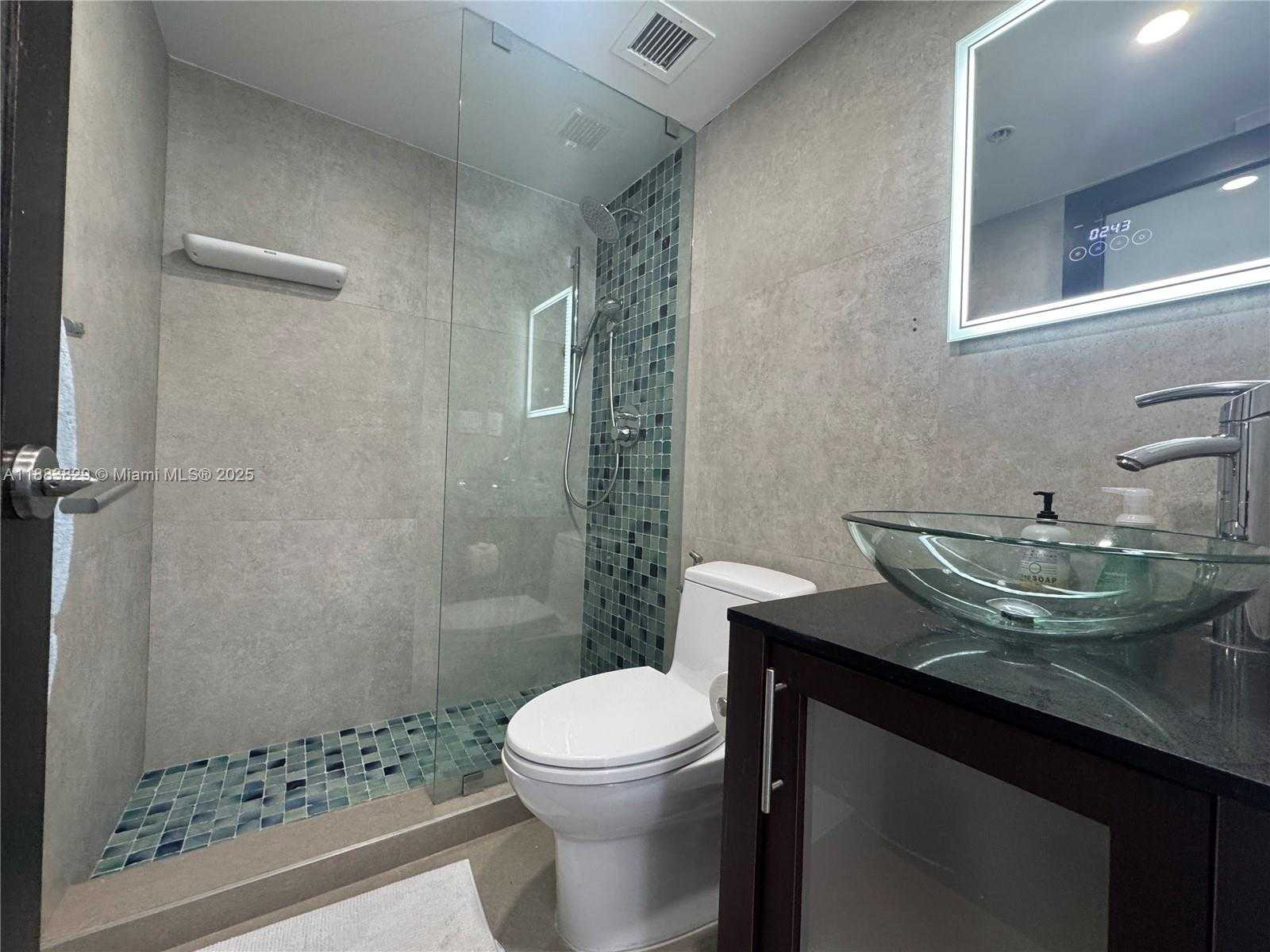 Small Image of 1500 BAY RD #1414, Miami Beach Number 23