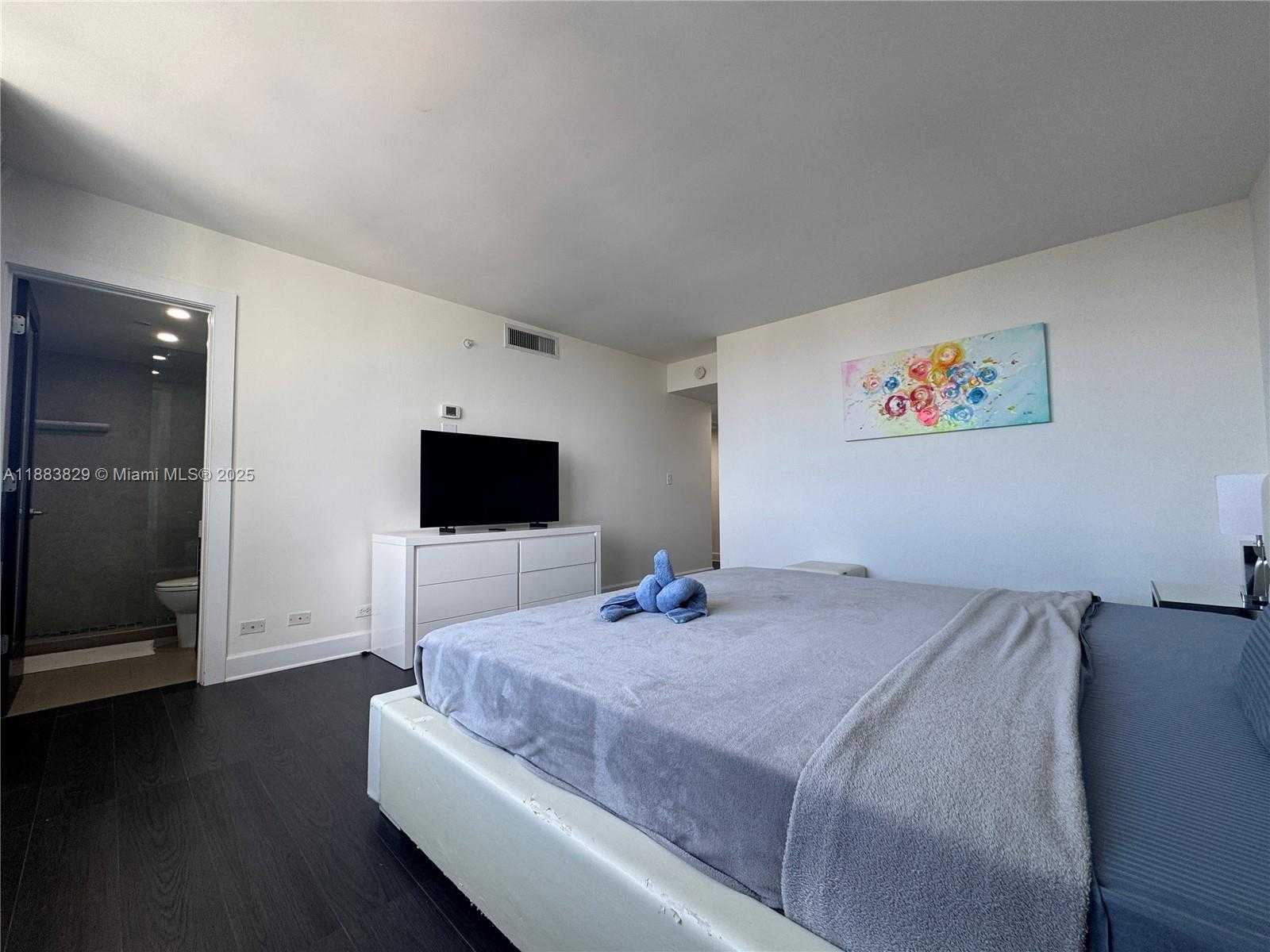 Small Image of 1500 BAY RD #1414, Miami Beach Number 24