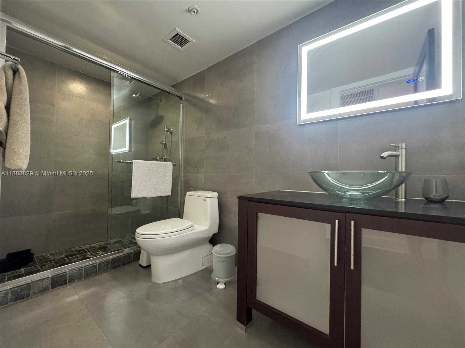 Small Image of 1500 BAY RD #1414, Miami Beach Number 25
