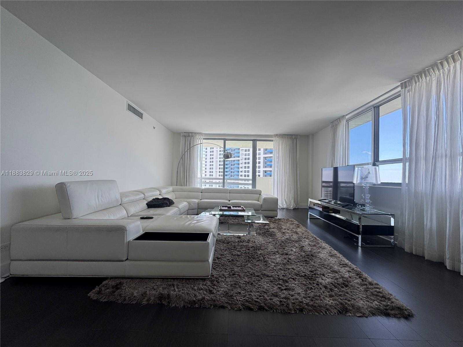 Small Image of 1500 BAY RD #1414, Miami Beach Number 9