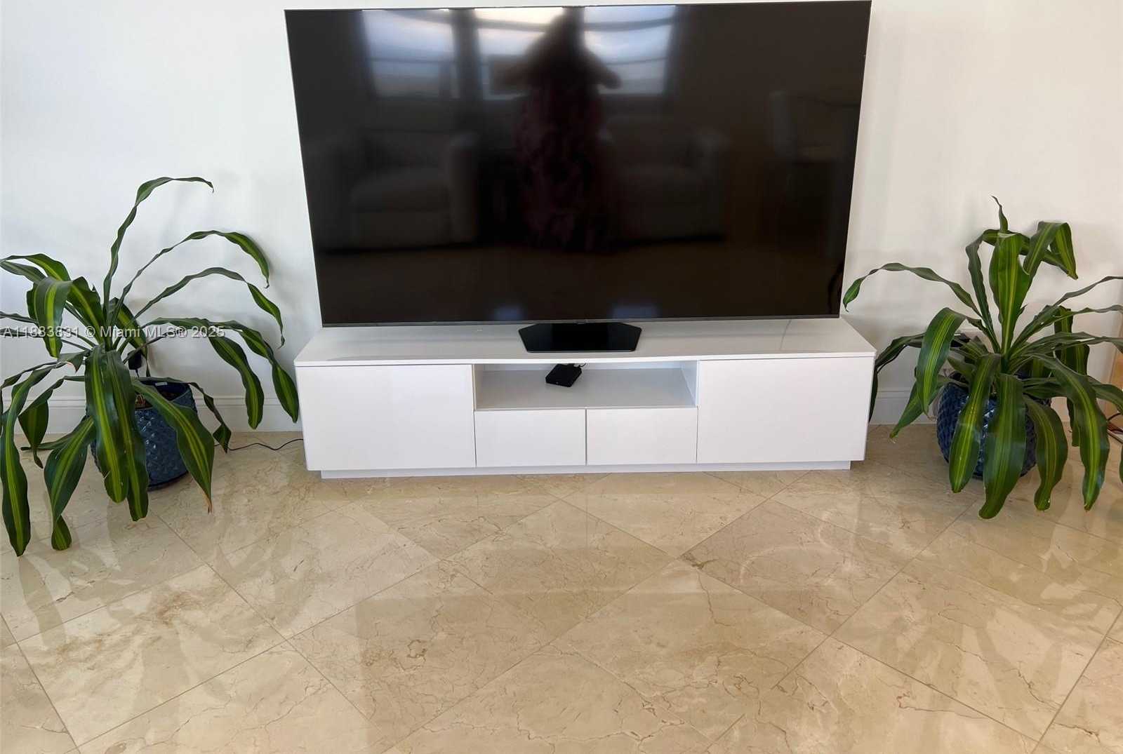 Small Image of 100 LINCOLN RD #848, Miami Beach Number 14