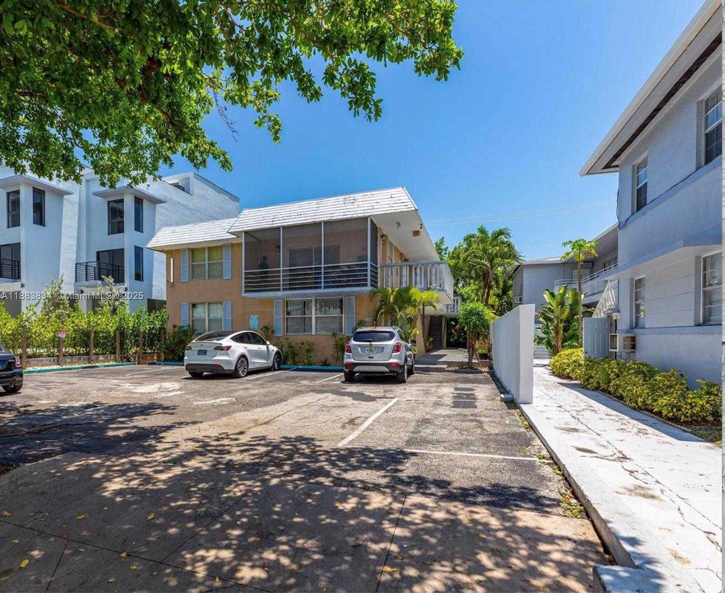 Small Image of 1140 71ST ST #3, Miami Beach Number 2