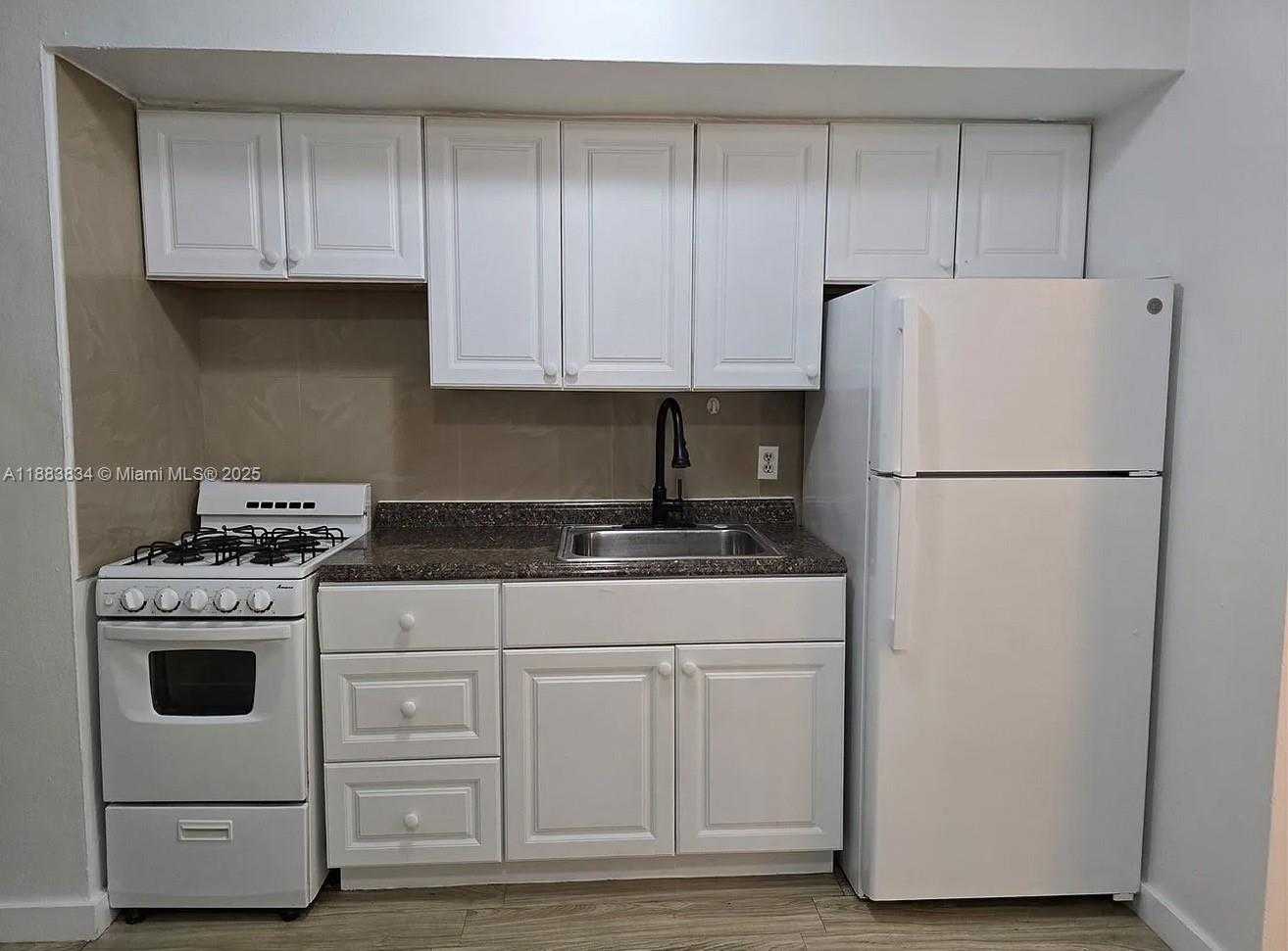 Small Image of 1140 71ST ST #3, Miami Beach Number 4