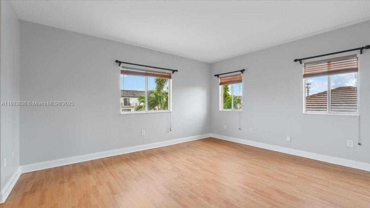 Small Image of 15789 SOUTH WEST 138TH TER #15789, Miami Number 19