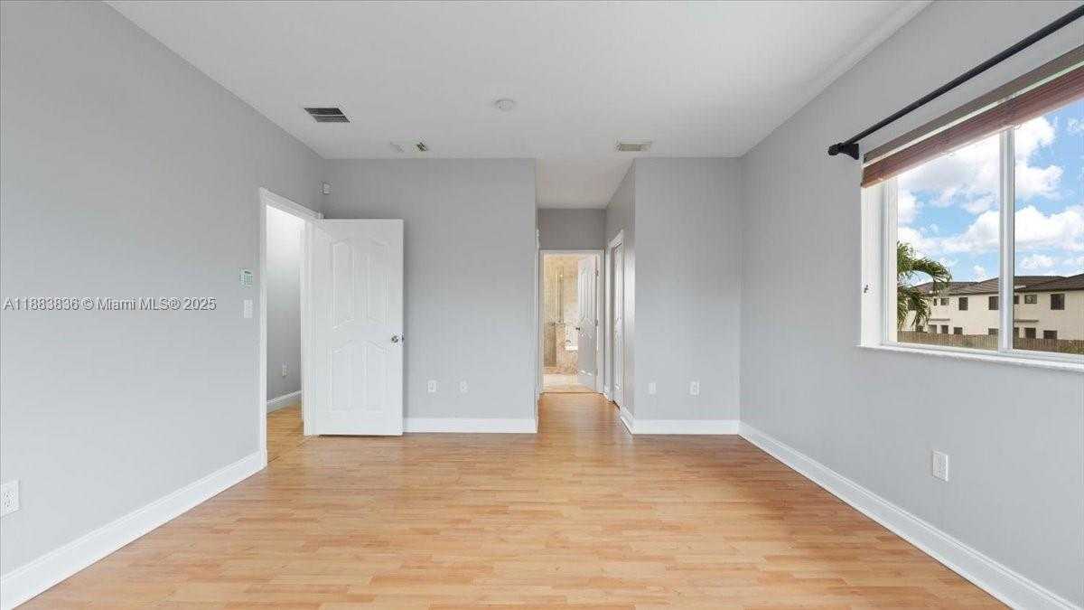 Small Image of 15789 SOUTH WEST 138TH TER #15789, Miami Number 20