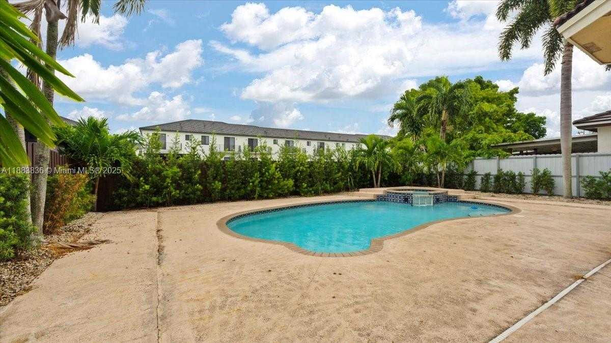 Small Image of 15789 SOUTH WEST 138TH TER #15789, Miami Number 22
