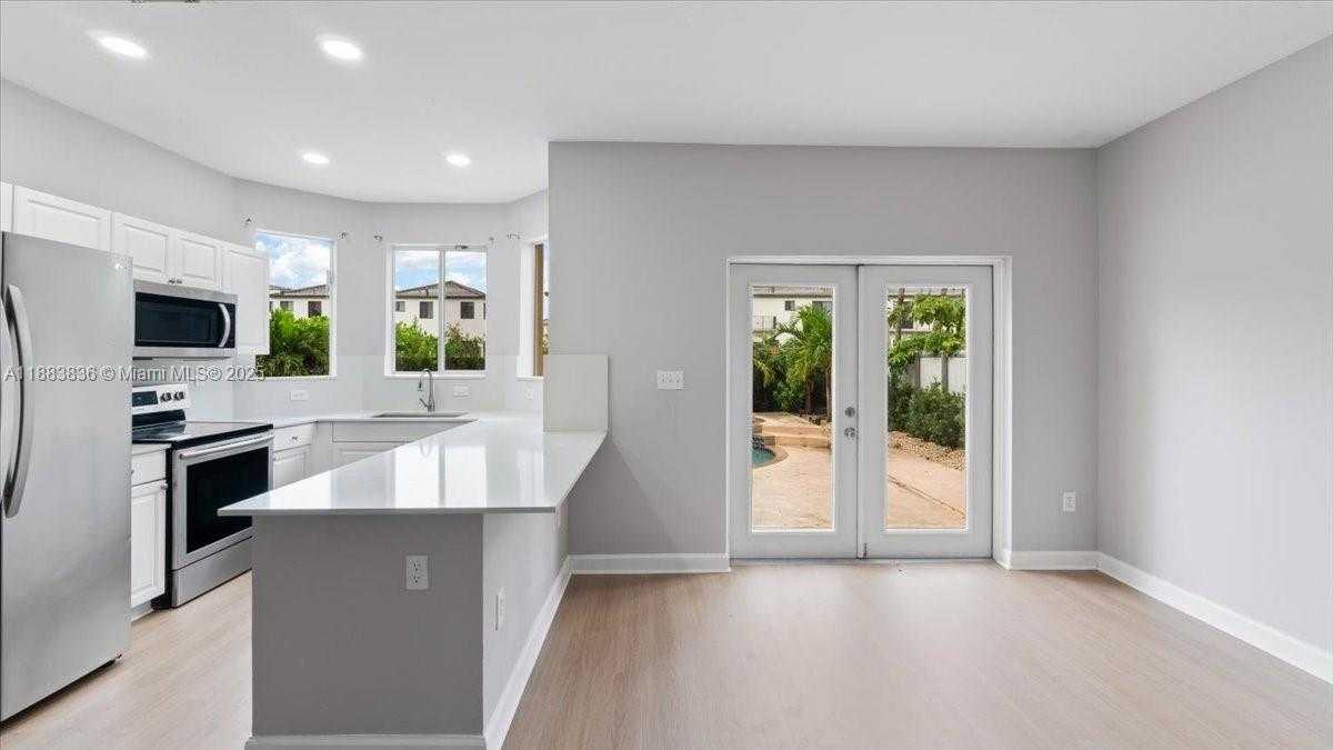 Small Image of 15789 SOUTH WEST 138TH TER #15789, Miami Number 5