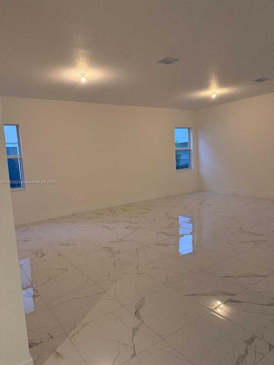Small Image of 12303 SOUTH WEST 44TH ST, Davie Number 10