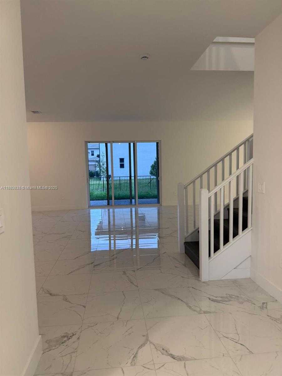Small Image of 12303 SOUTH WEST 44TH ST, Davie Number 13