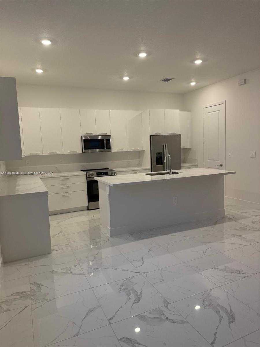 Small Image of 12303 SOUTH WEST 44TH ST, Davie Number 14