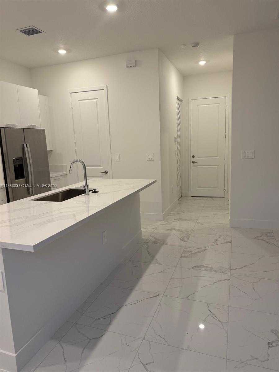 Small Image of 12303 SOUTH WEST 44TH ST, Davie Number 15