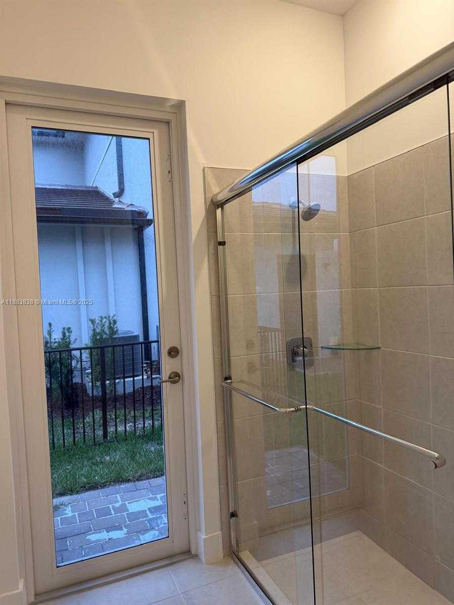 Small Image of 12303 SOUTH WEST 44TH ST, Davie Number 16
