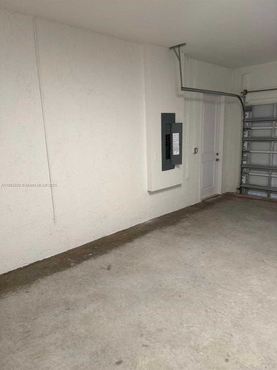 Small Image of 12303 SOUTH WEST 44TH ST, Davie Number 17