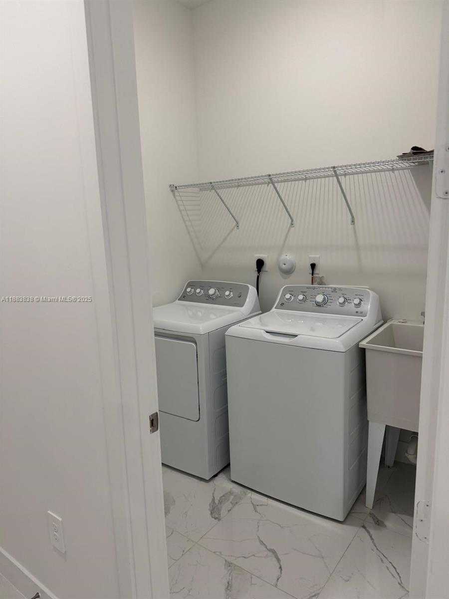 Small Image of 12303 SOUTH WEST 44TH ST, Davie Number 18