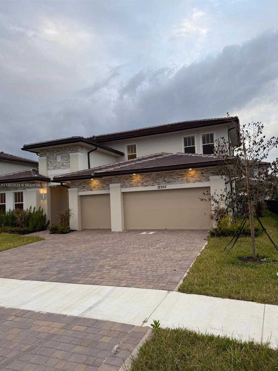 Small Image of 12303 SOUTH WEST 44TH ST, Davie Number 2