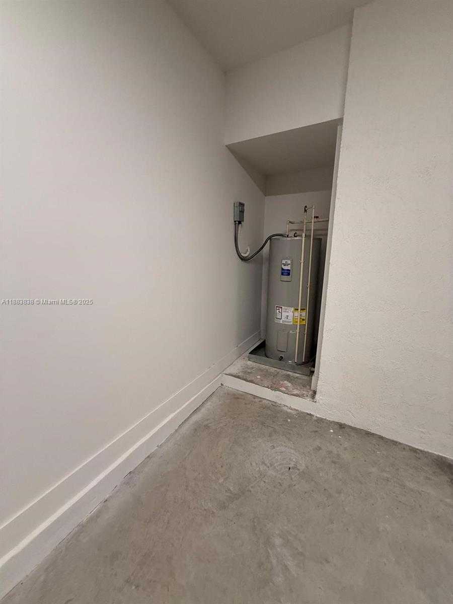 Small Image of 12303 SOUTH WEST 44TH ST, Davie Number 21