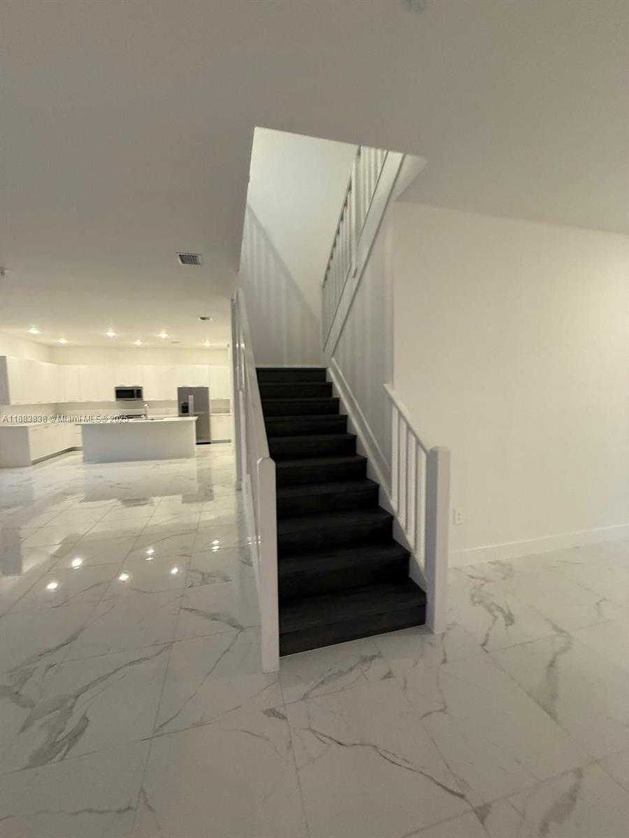 Small Image of 12303 SOUTH WEST 44TH ST, Davie Number 22
