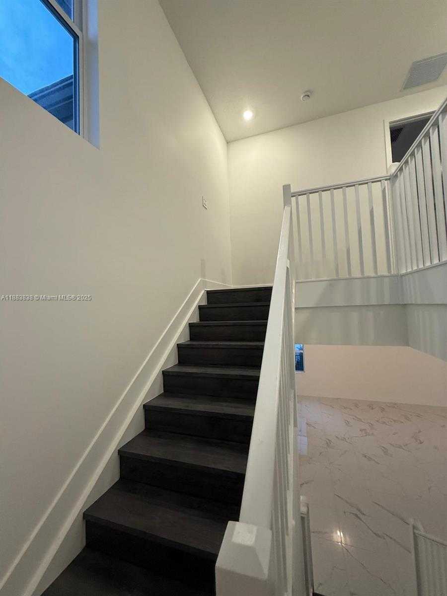 Small Image of 12303 SOUTH WEST 44TH ST, Davie Number 23