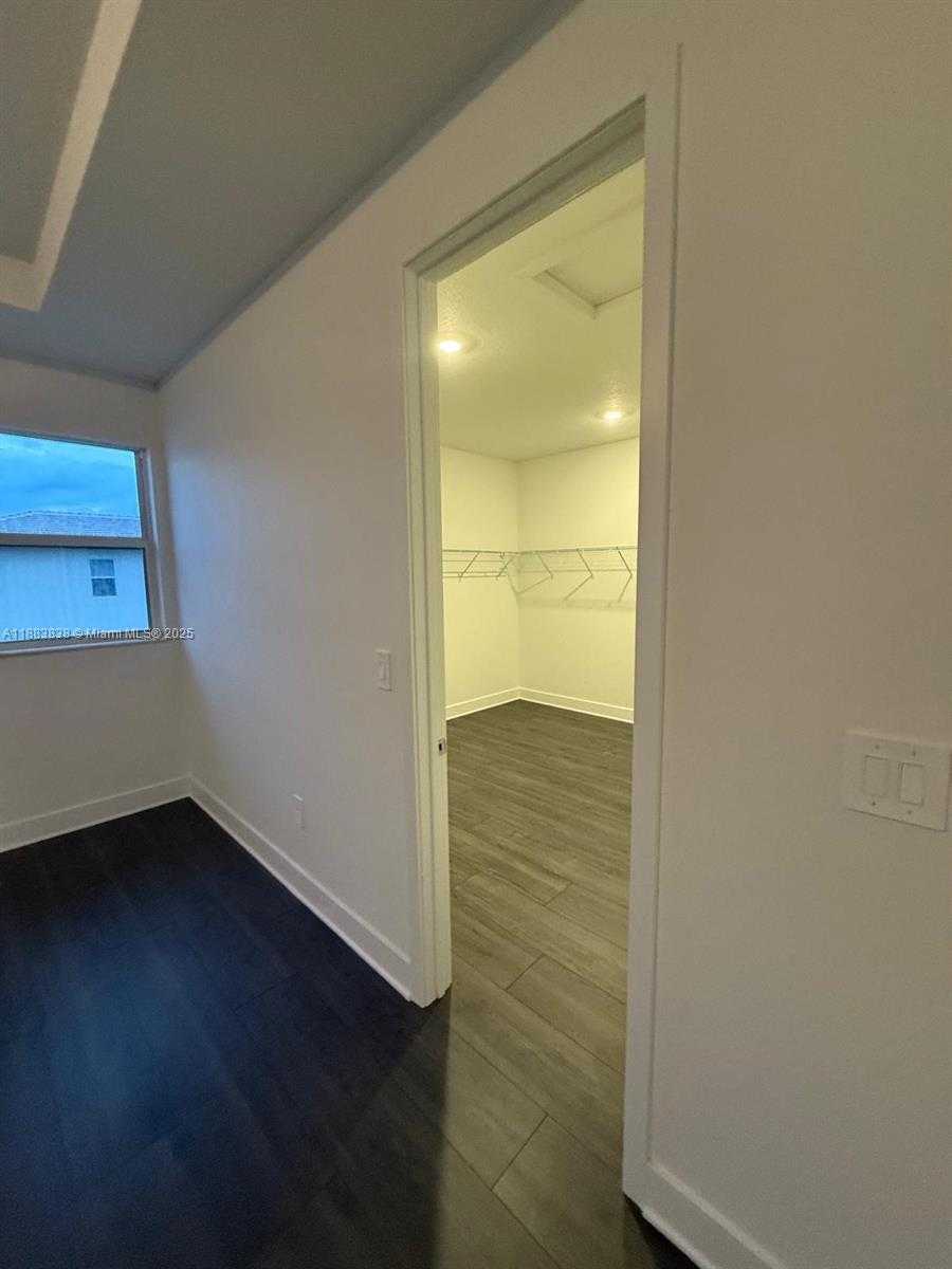 Small Image of 12303 SOUTH WEST 44TH ST, Davie Number 28