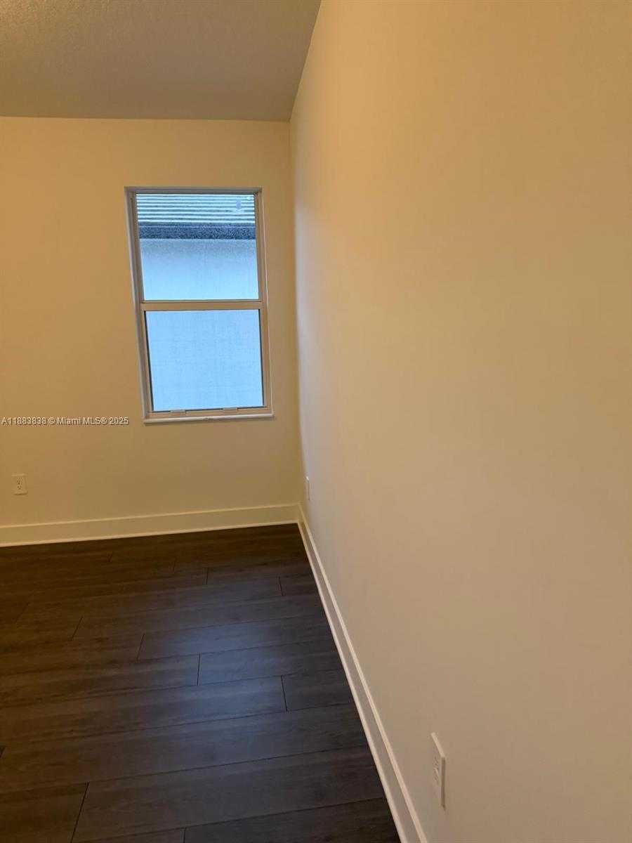 Small Image of 12303 SOUTH WEST 44TH ST, Davie Number 31