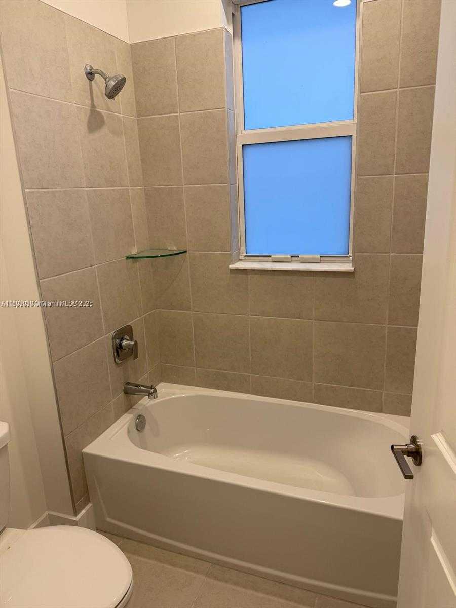 Small Image of 12303 SOUTH WEST 44TH ST, Davie Number 37