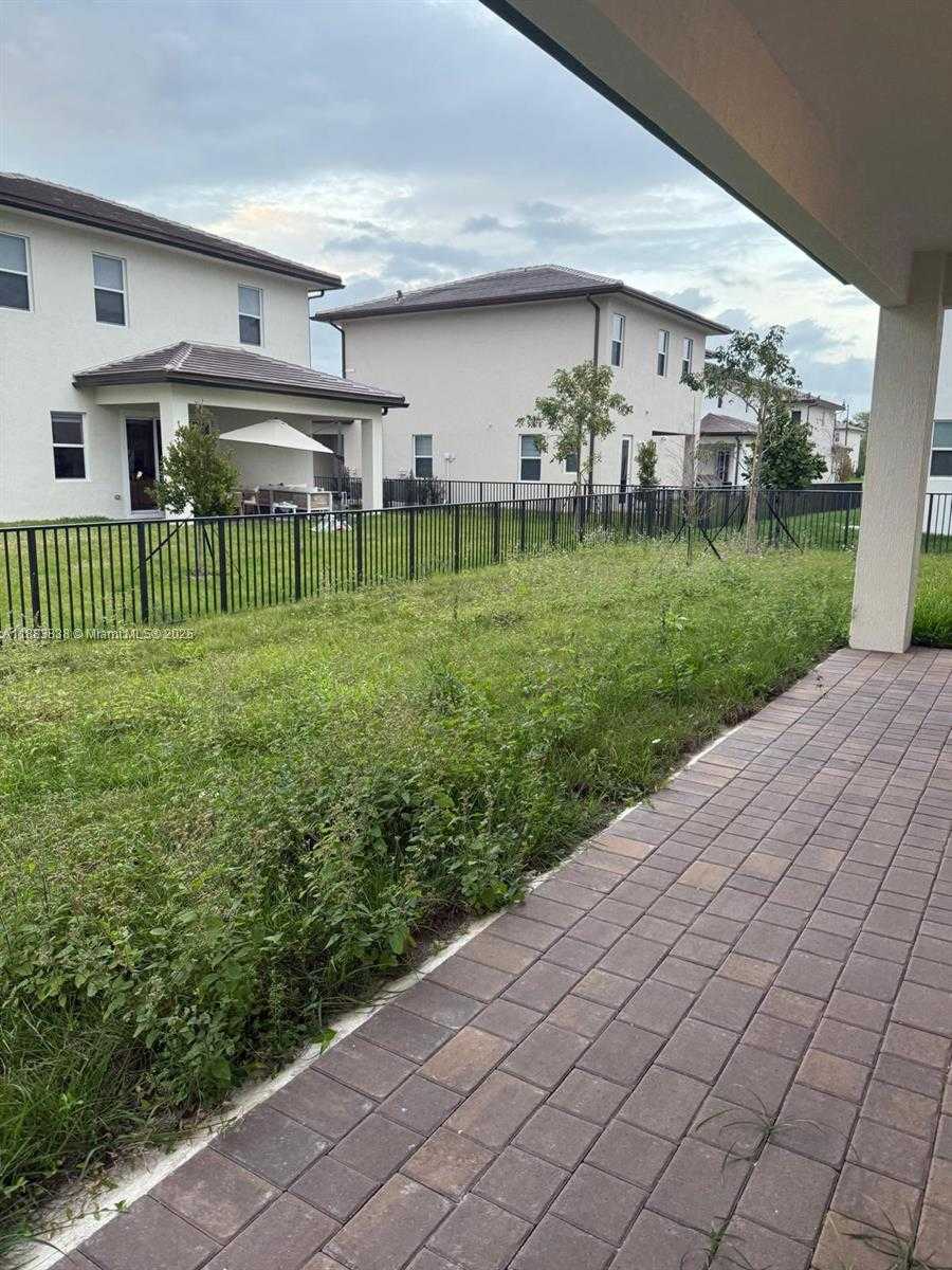 Small Image of 12303 SOUTH WEST 44TH ST, Davie Number 39