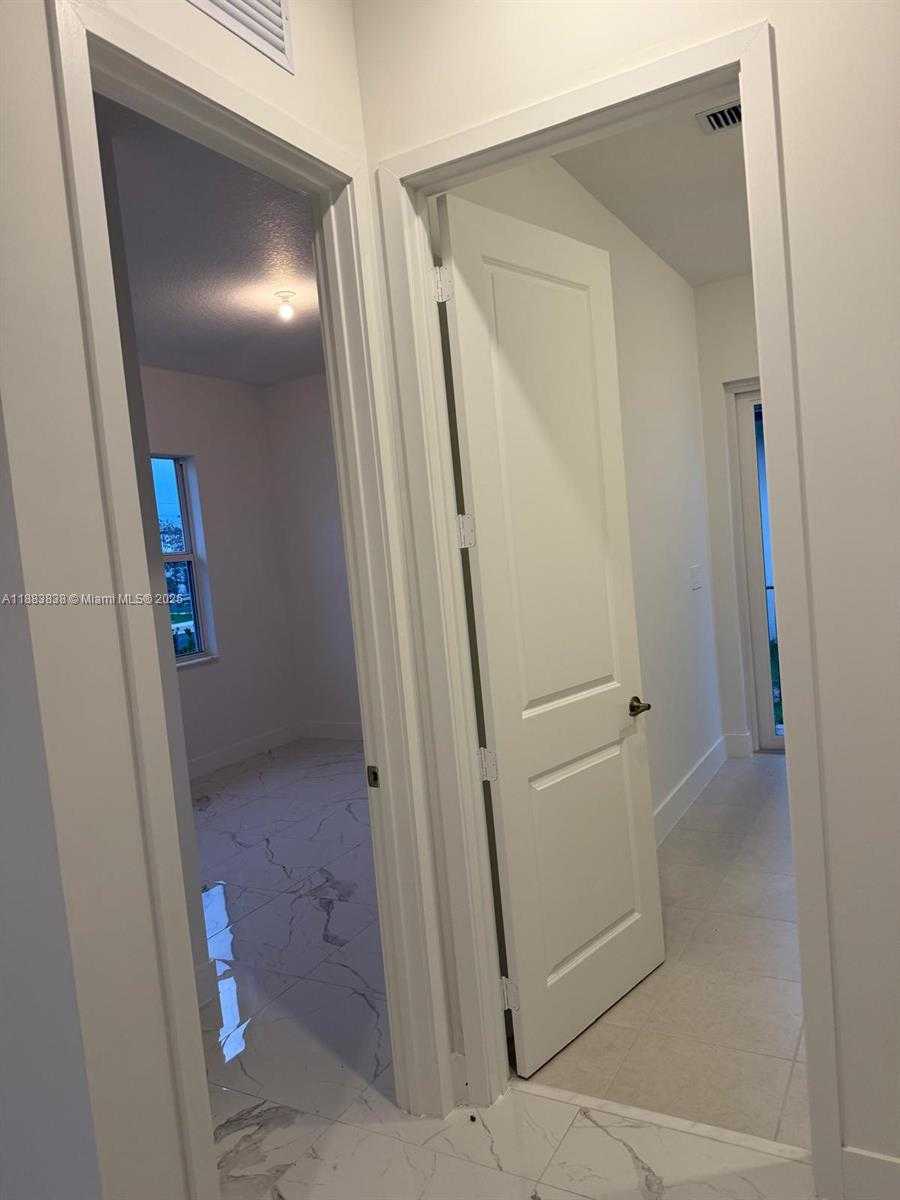 Small Image of 12303 SOUTH WEST 44TH ST, Davie Number 4