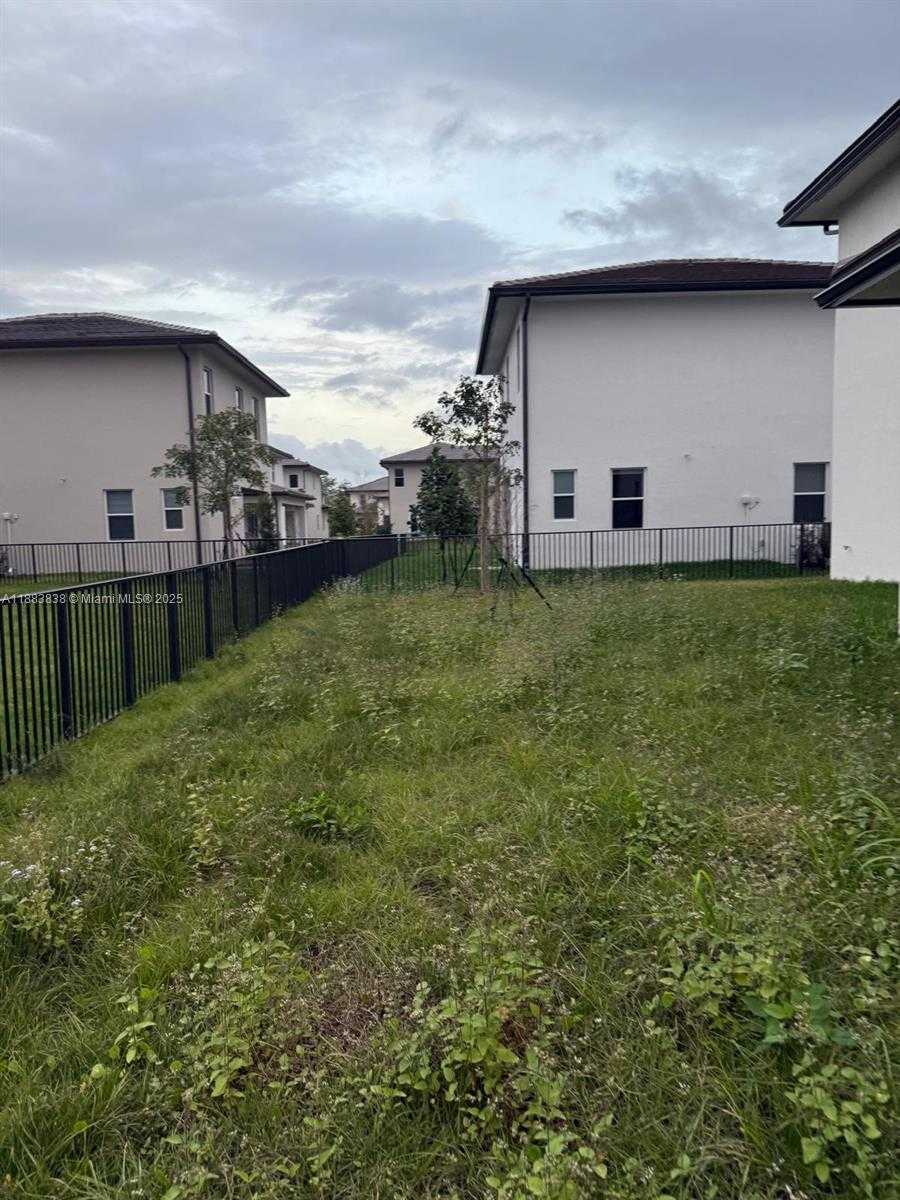 Small Image of 12303 SOUTH WEST 44TH ST, Davie Number 42