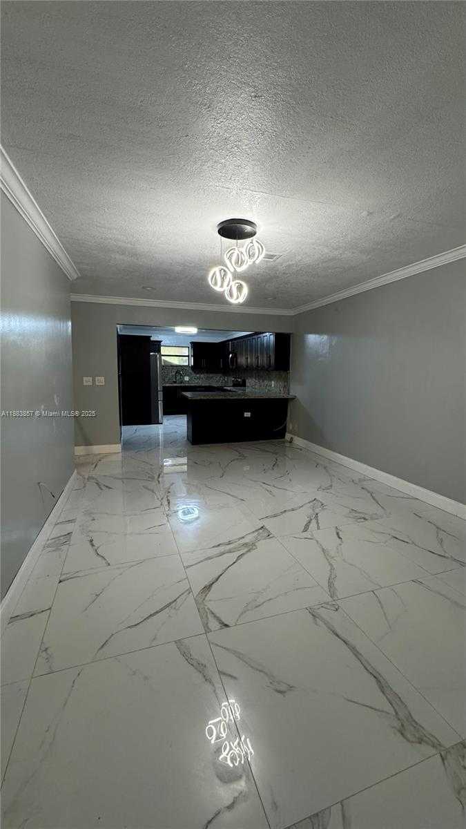 Small Image of 15775 NORTH MIAMI AVE #1, Miami Number 11