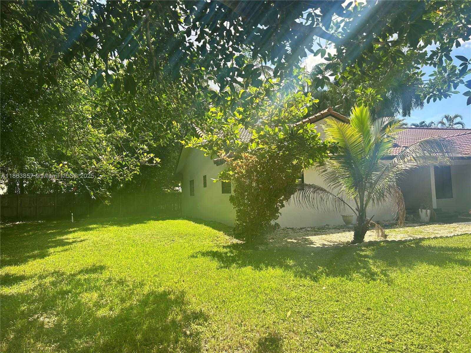 Small Image of 15775 NORTH MIAMI AVE #1, Miami Number 15