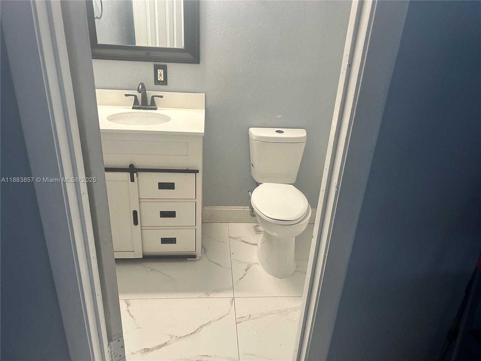 Small Image of 15775 NORTH MIAMI AVE #1, Miami Number 7