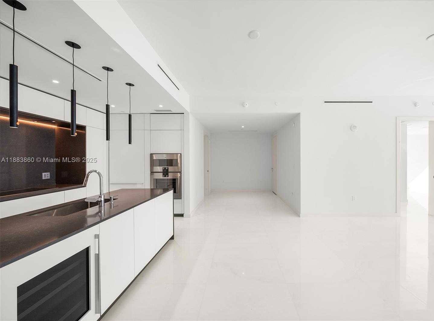 Small Image of 300 BISCAYNE BLVD WAY #4605, Miami Number 13