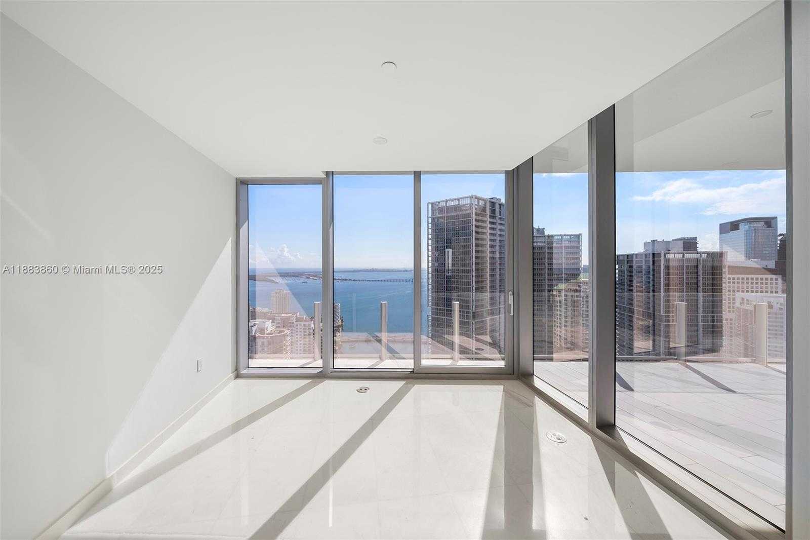 Small Image of 300 BISCAYNE BLVD WAY #4605, Miami Number 14
